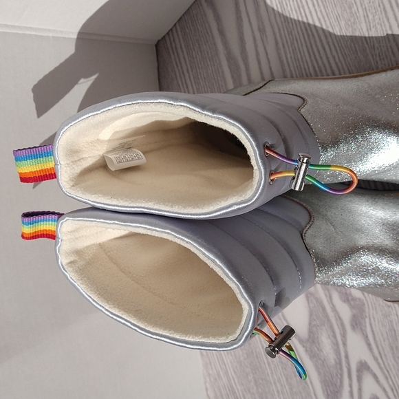 Toms Makenna silver metallic leather Winter Rain Boots size 8.5 - Picture 9 of 17